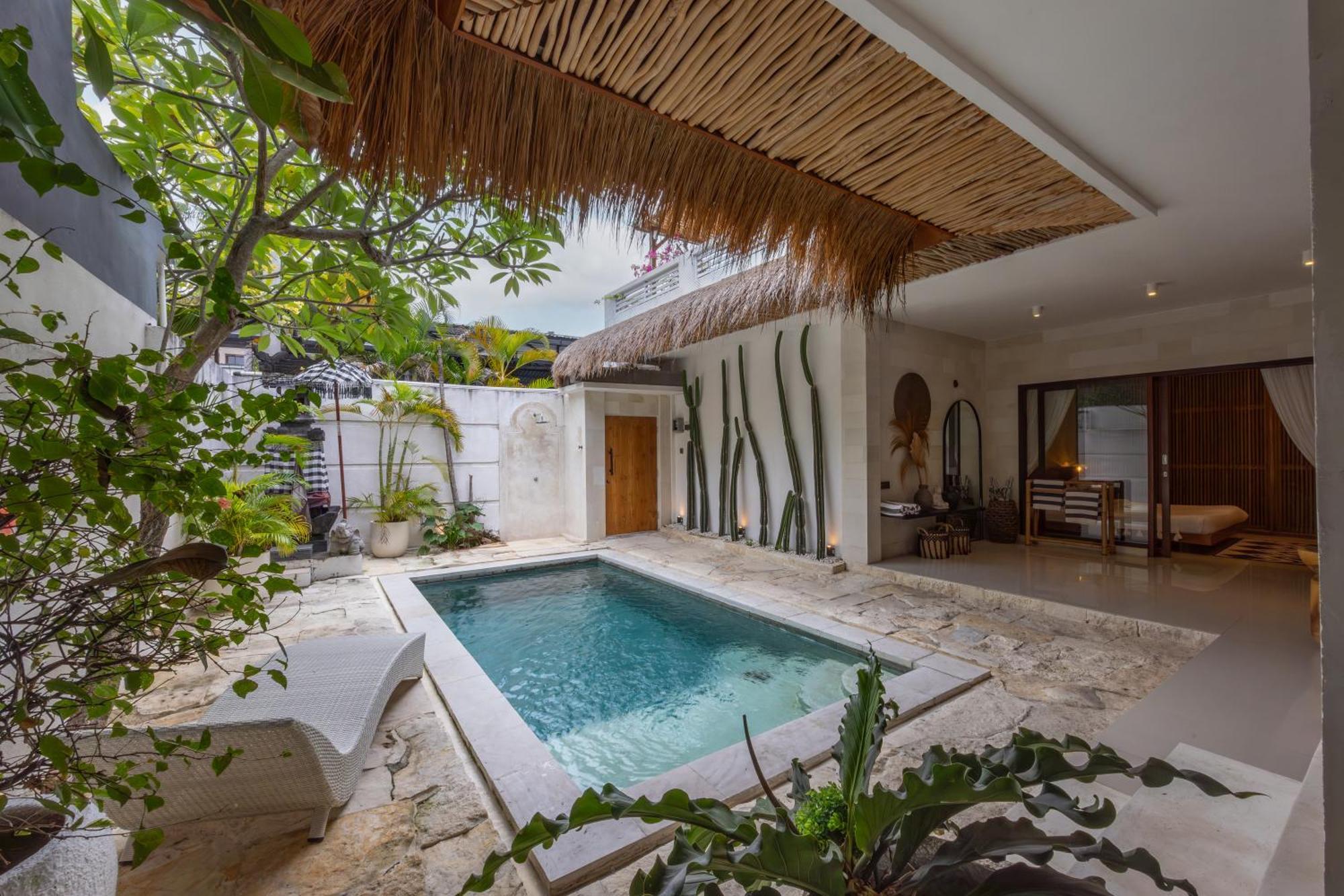Turan Casa Auri Seminyak Villa Exterior photo